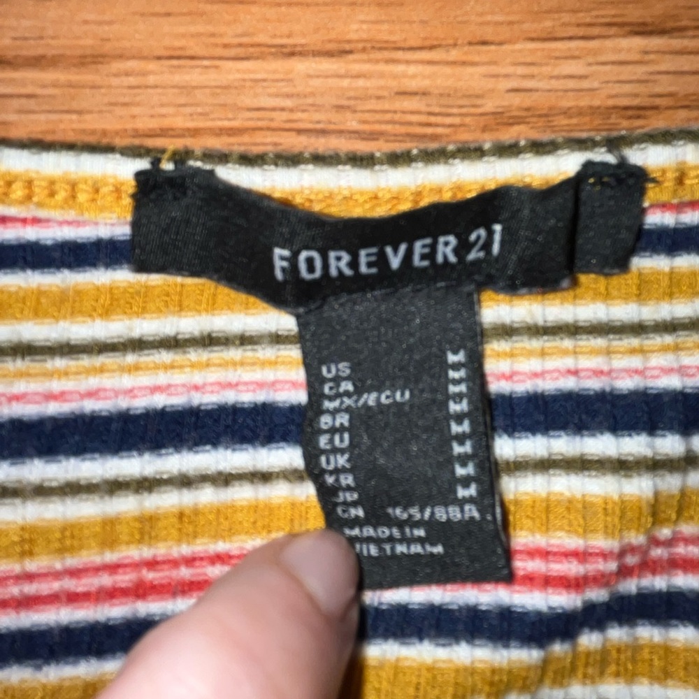 Bundle of Medium Tops - Picture 7 of 8
